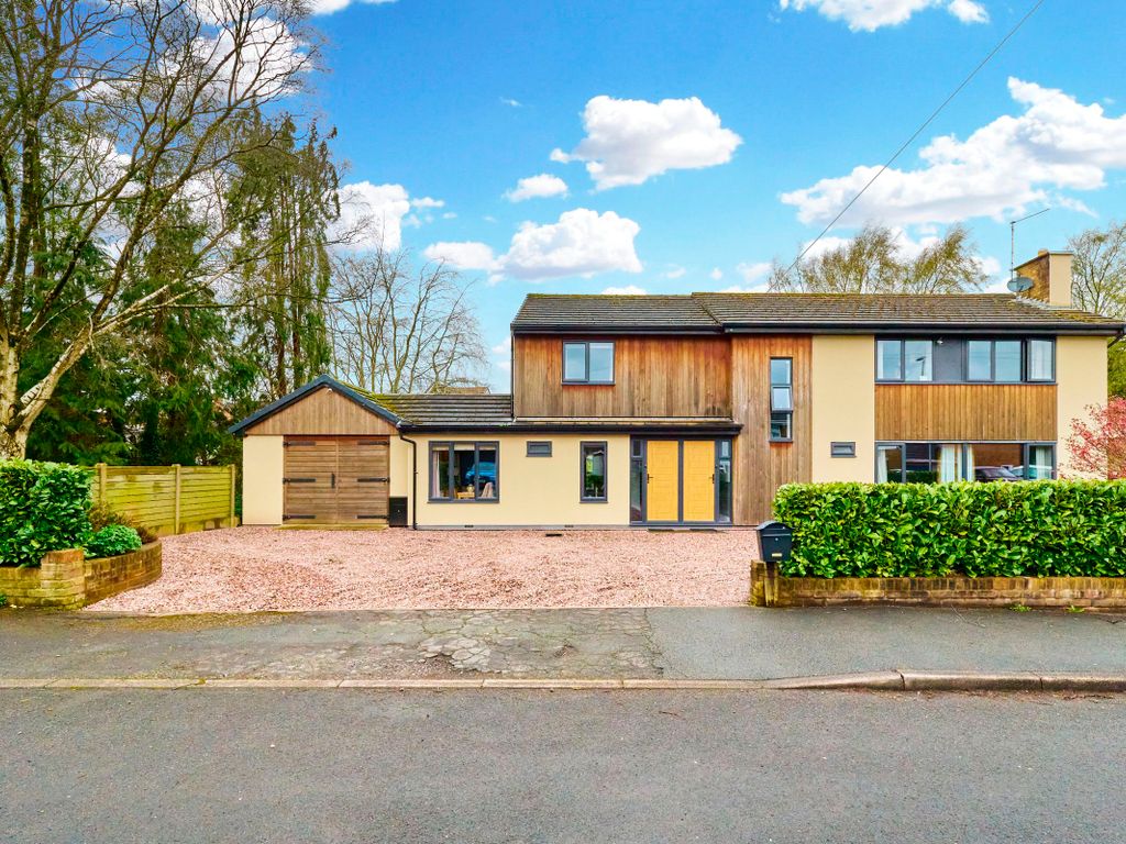 6 bed detached house for sale in Field Close, Baldwins Gate, Newcastle