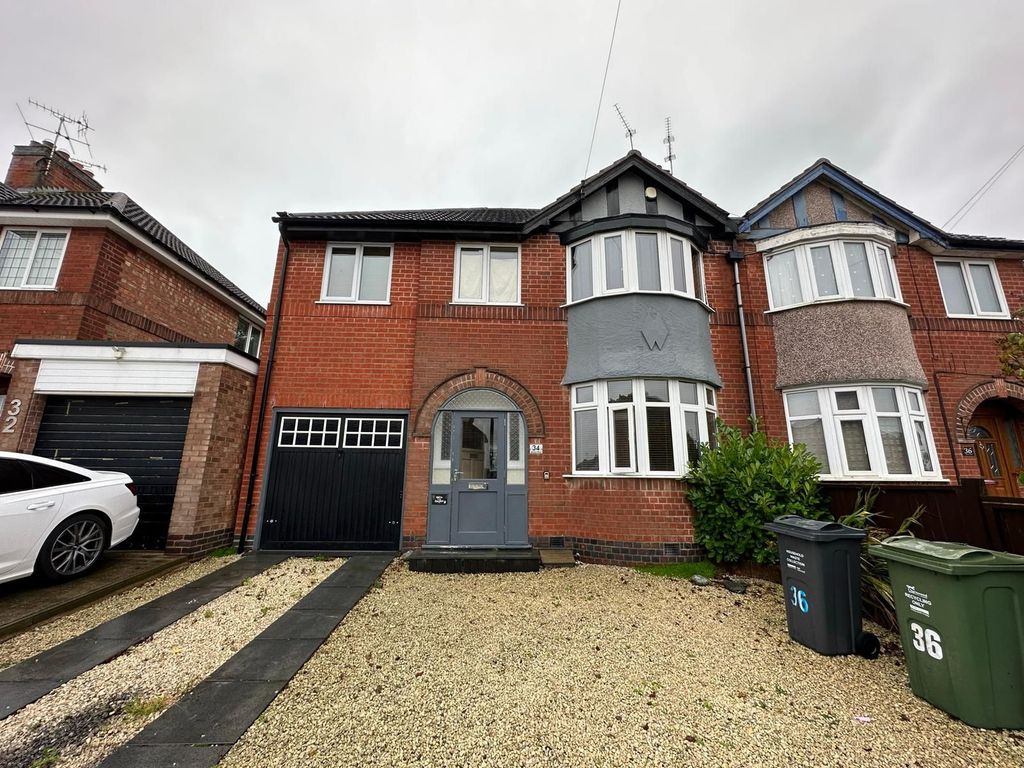 4 bed semidetached house for sale in Johnson Road, Birstall, Leicester