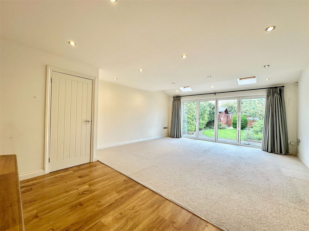 3 bed detached house for sale in Fishpools, Braunstone, Leicester LE3