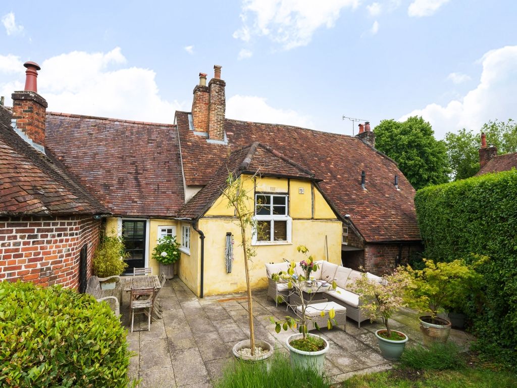 3 bed flat to rent in High Street, Twyford, Winchester SO21, £1,995 pcm