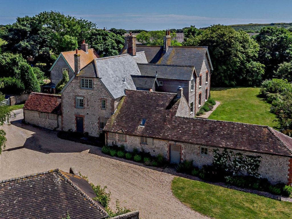 6 bed detached house for sale in Farm Lane, Norton, East