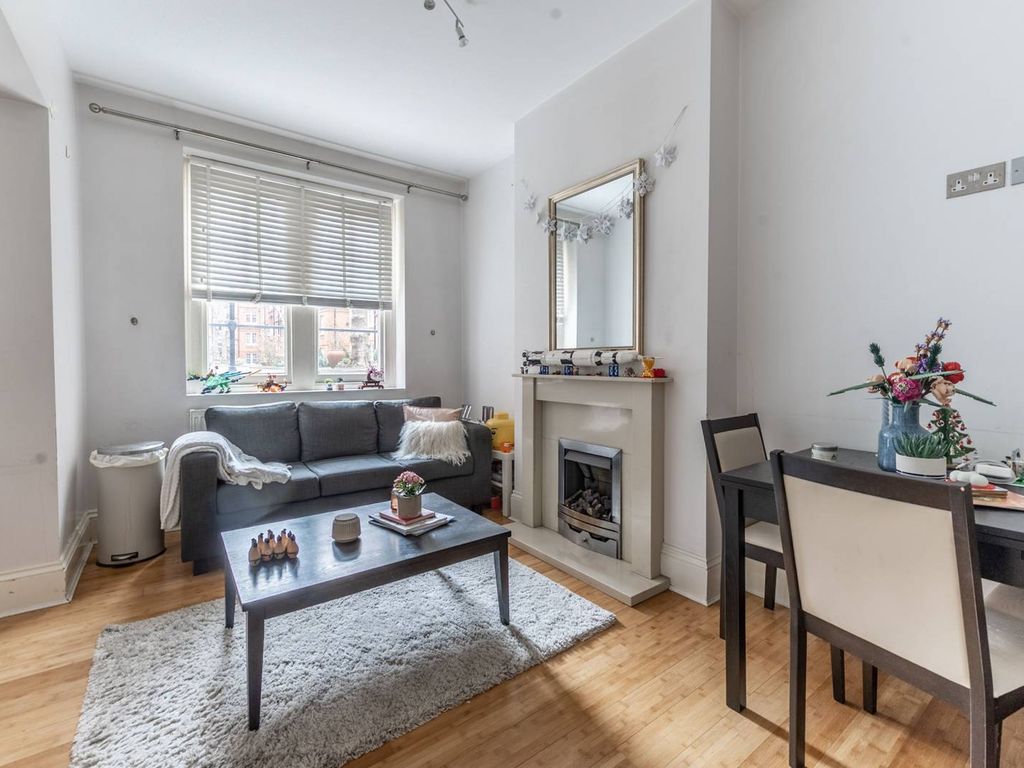 2 bed flat for sale in Park Walk, Chelsea, London SW10, £750,000 Zoopla