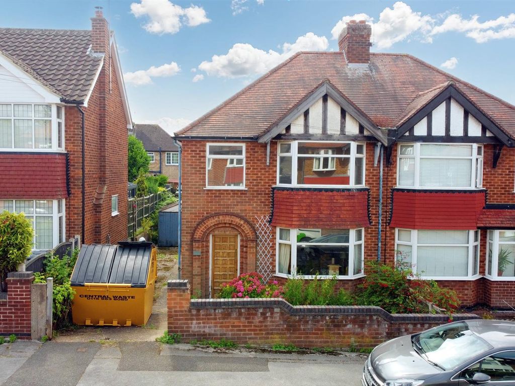 3 bed semidetached house for sale in Castleton Avenue, Arnold