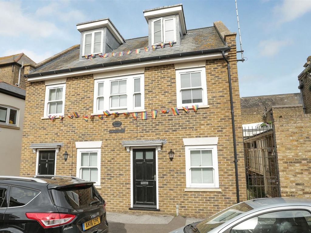 1 bed flat to rent in Adrian Square, Minter House Adrian Square CT8, £