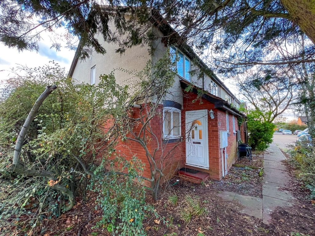 2 bed end terrace house for sale in Cambridge Road, West Molesey KT8, £