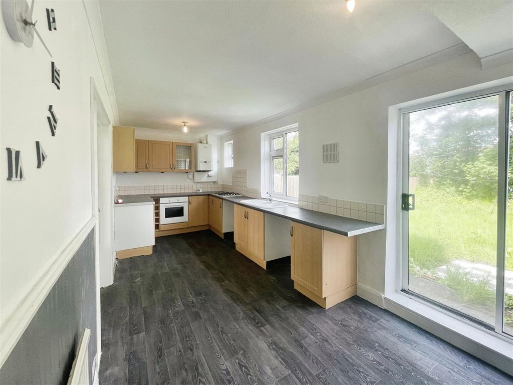 3 bed property to rent in Crecy Avenue, Intake, Doncaster DN2, £850 pcm