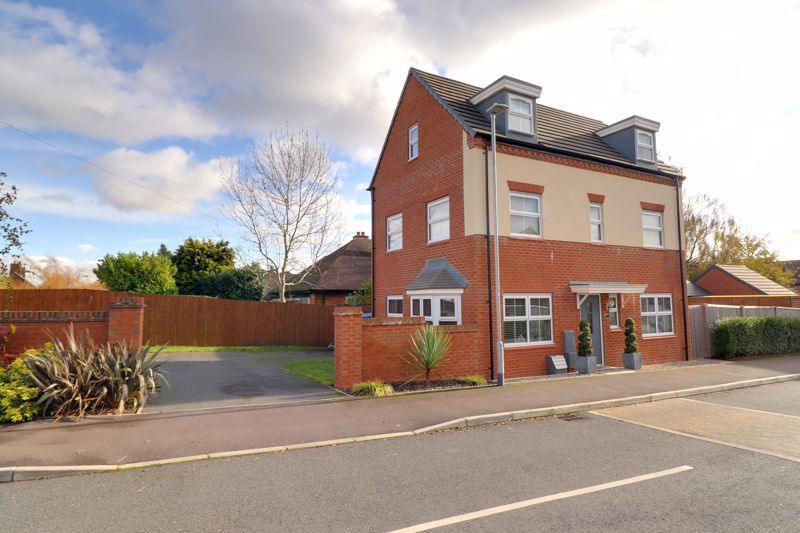 4 bed detached house for sale in Teal Walk, Doxey, Stafford ST16, £