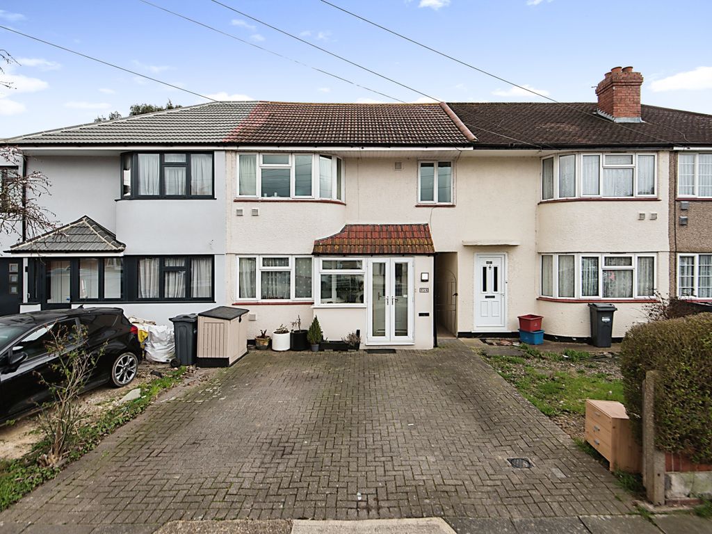 3 bed terraced house for sale in Longford Avenue, Feltham TW14 Zoopla