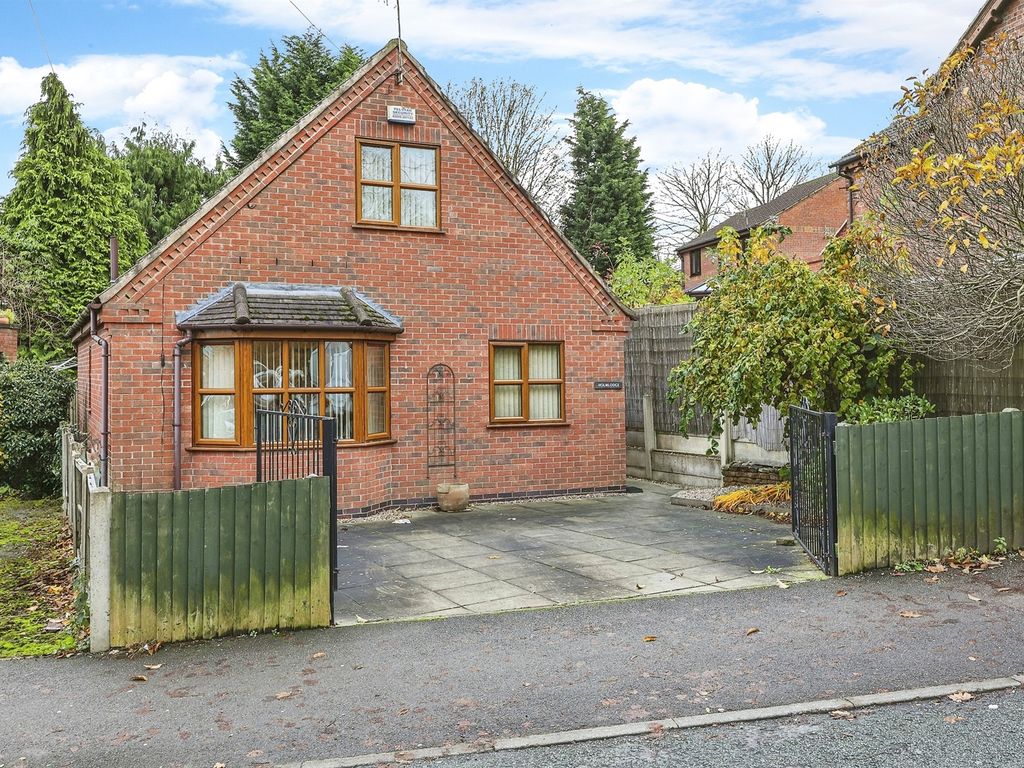 3 bed detached bungalow for sale in Charlotte Street, Ilkeston DE7, £250,000 Zoopla