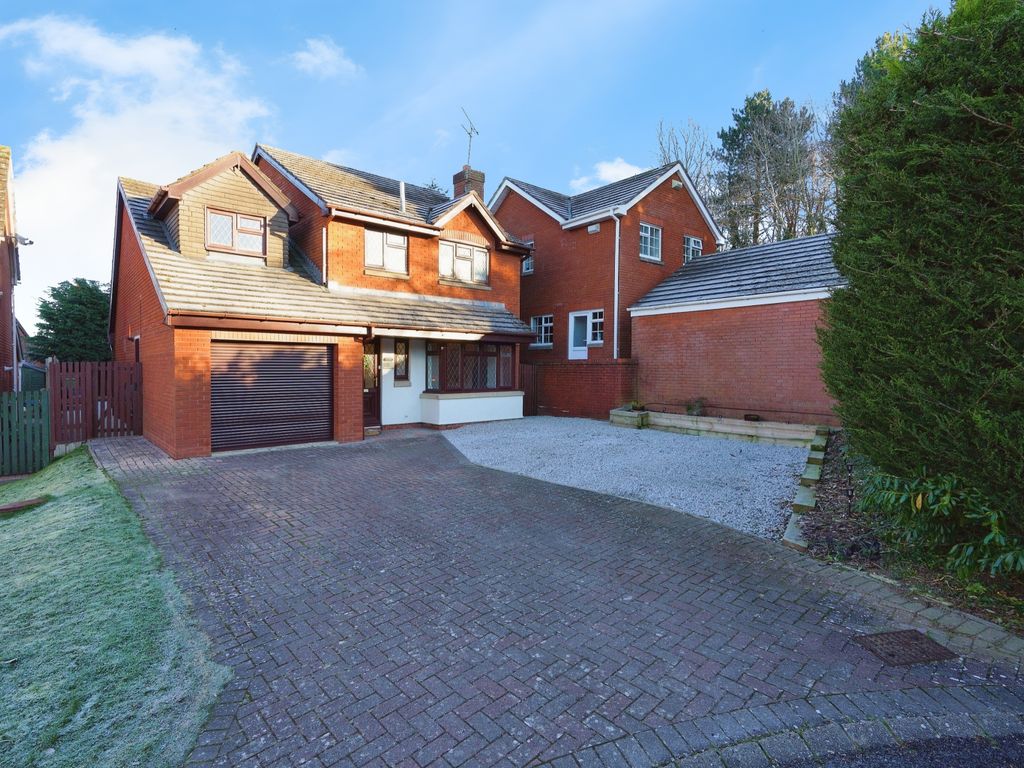 4 bed detached house for sale in Wensleydale Close Ramleaze, Swindon