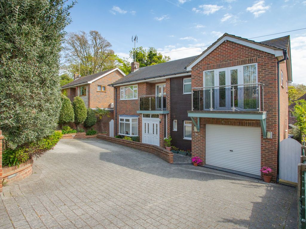 4 bed detached house for sale in Stone Road, Broadstairs CT10, £725,000
