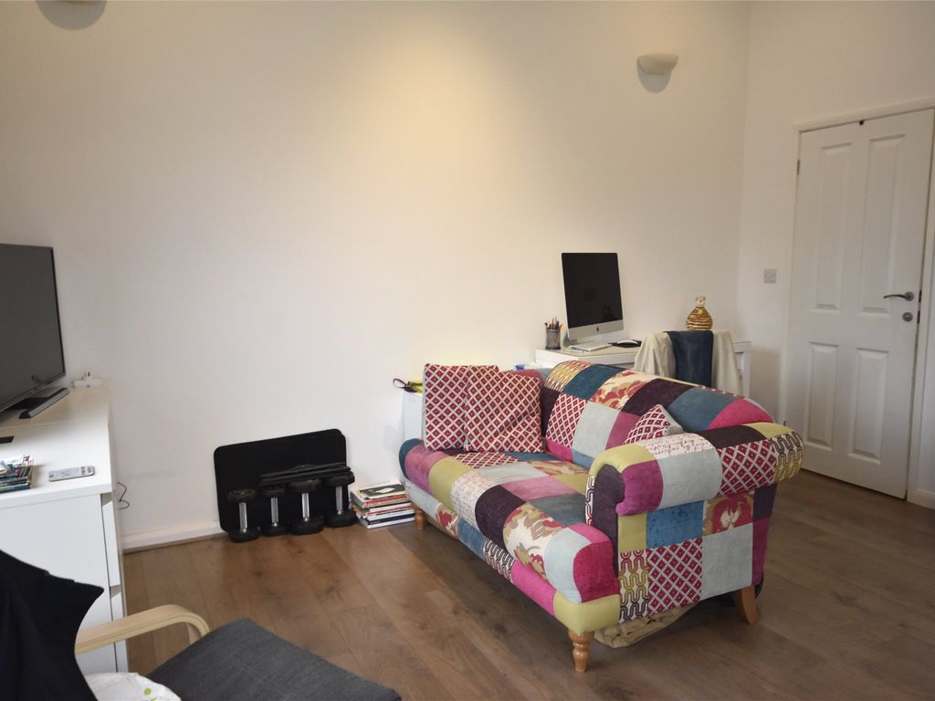 1 bed flat for sale in Harpfield Road, Cleeve, Cheltenham