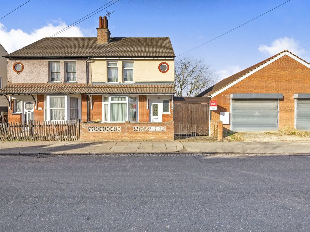 3 bed semidetached house for sale in Myrtle Road, Bedford MK42 Zoopla