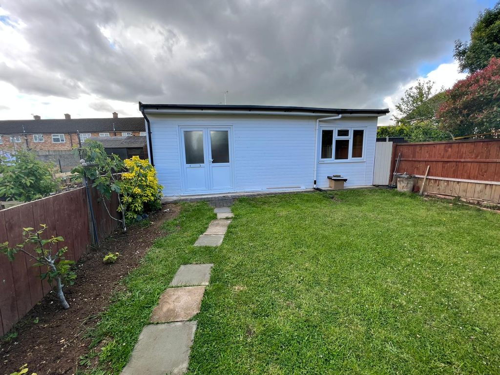 1 bed flat to rent in Long Furlong Drive, Slough SL2 Zoopla