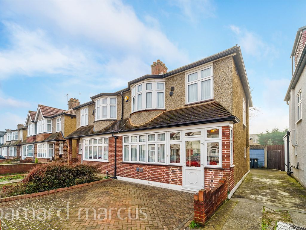 3 bed semidetached house for sale in Carlton Avenue, Feltham TW14, £