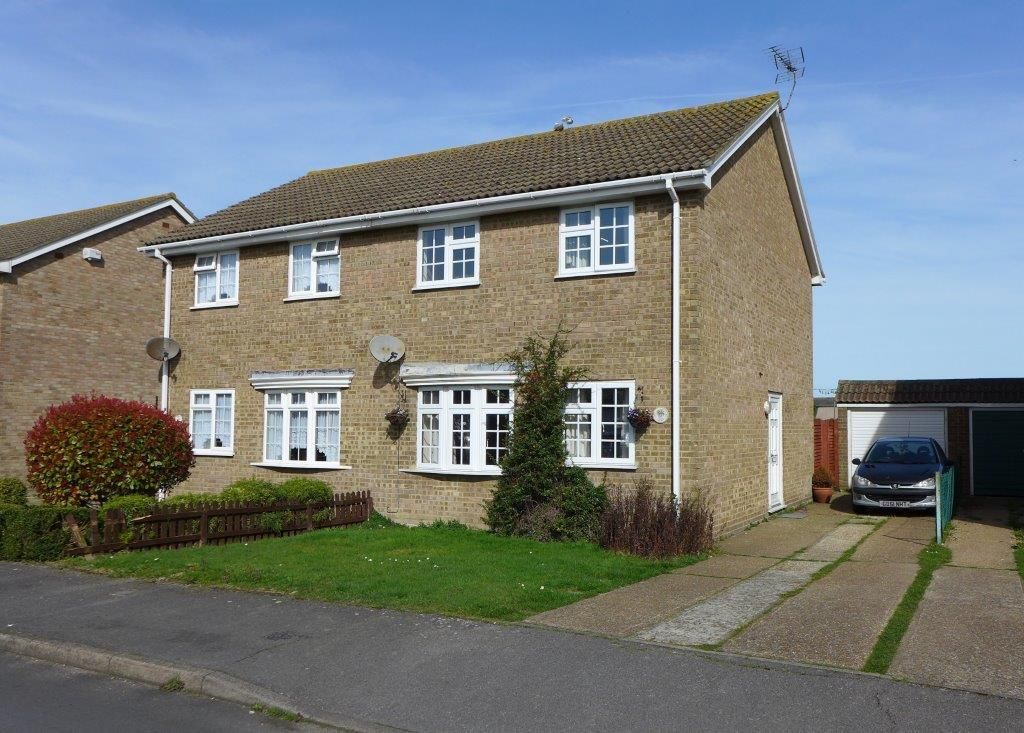 3 bed property to rent in 20 Matthews Close, Deal, Kent CT14, £1,450