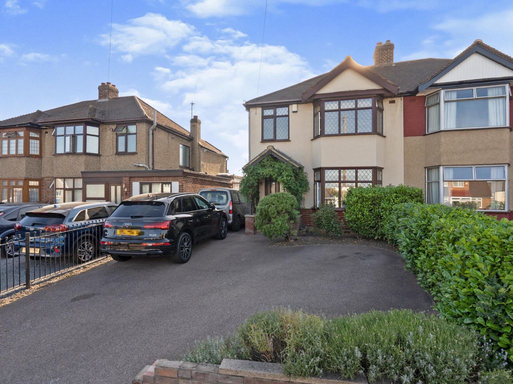 3 bed semidetached house for sale in Gubbins Lane, Romford RM3 Zoopla