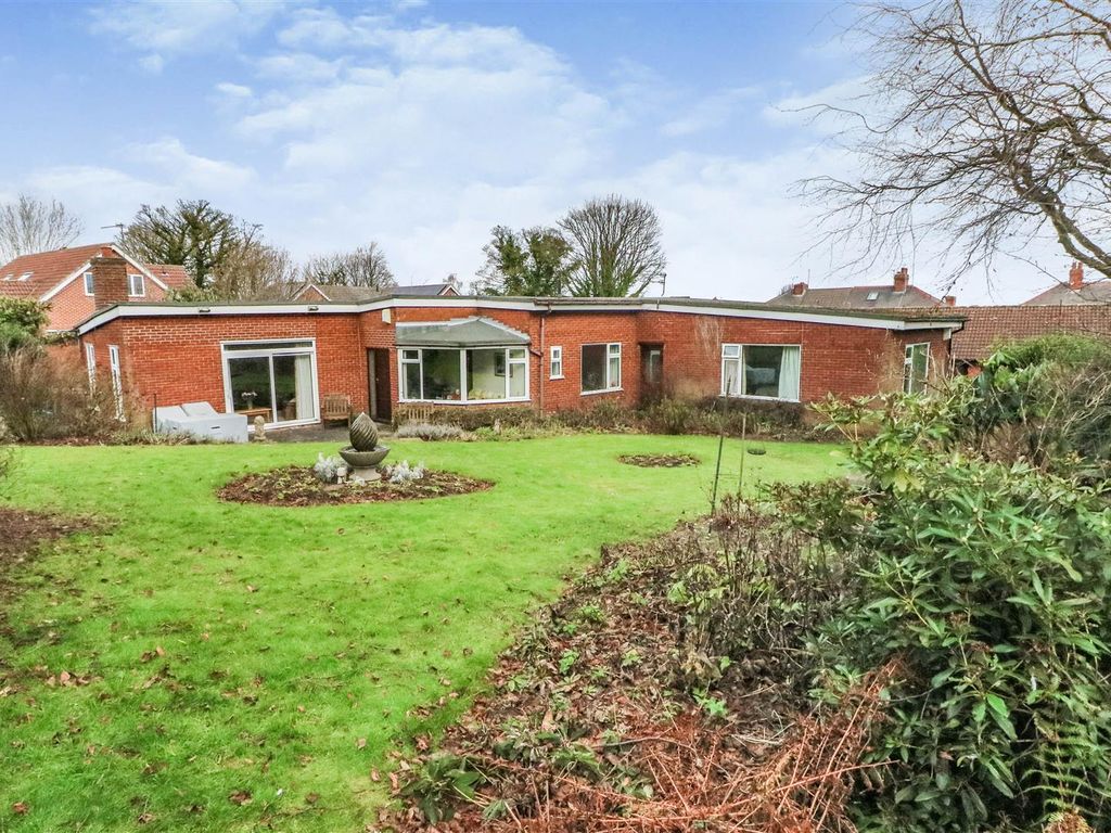 3 bed detached bungalow for sale in Church Lane, Bramley, Rotherham S66