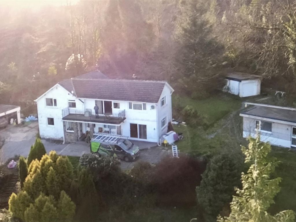 4 bed detached house for sale in Taliaris, Llandeilo SA19, £545,000