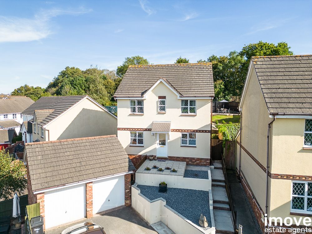 4 bed detached house for sale in Grampian Close, Paignton TQ4, £375,000
