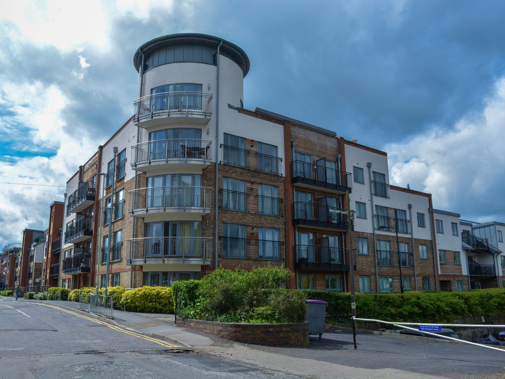 2 bed flat to rent in The Waterfront, Hertford, Herts SG14 Zoopla