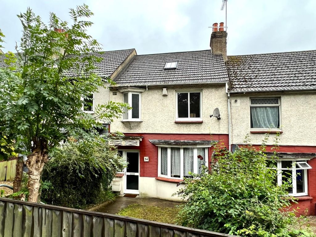 4 bed terraced house for sale in Maidstone Road, Chatham ME4, £320,000