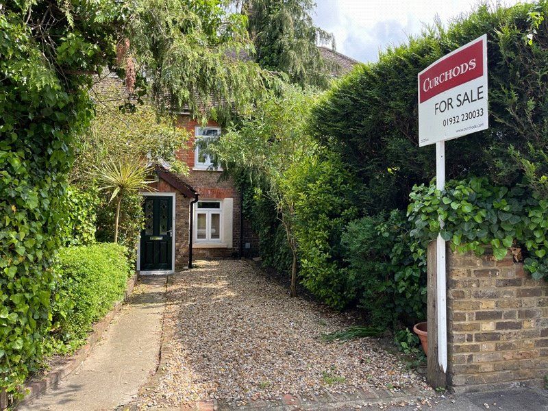 3 bed terraced house for sale in Charlton Road, Charlton Village