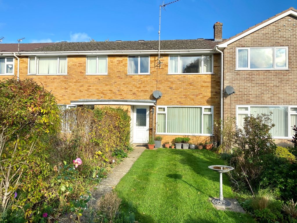 3 bed terraced house to rent in Forestside Gardens, Ringwood BH24, £
