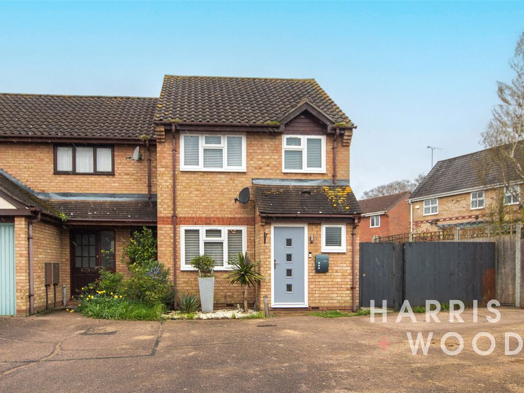 3 bed end terrace house for sale in Chinook, Highwoods, Colchester