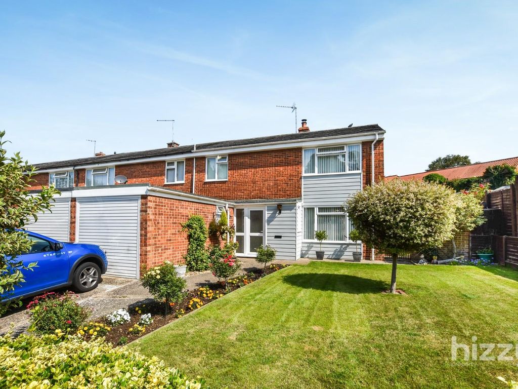 3 bed end terrace house for sale in Yeoman Crescent, Hadleigh, Ipswich
