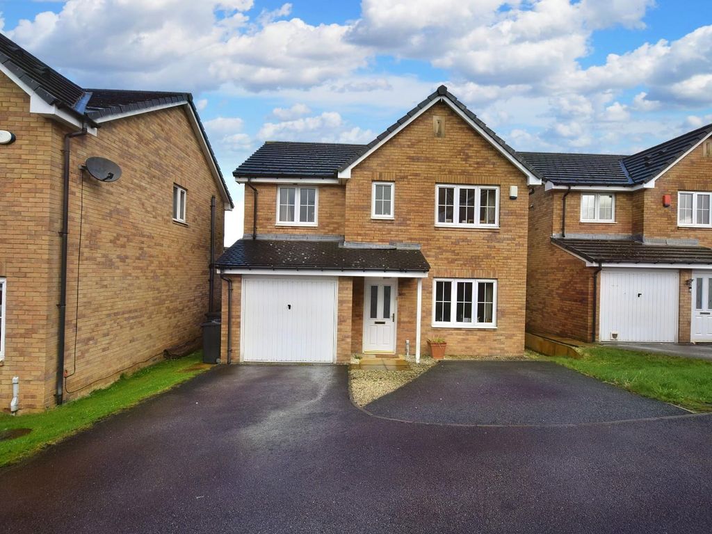 4 bed detached house to rent in Lyndhurst Bank, Penistone, Sheffield