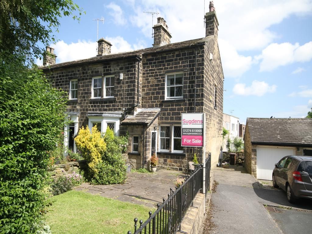 2 bed end terrace house for sale in Harrogate Road, Greengates