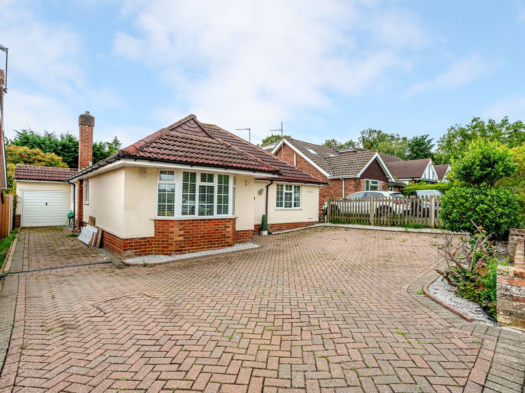 3 bed bungalow for sale in Sandalwood Avenue, Chertsey KT16, £750,000