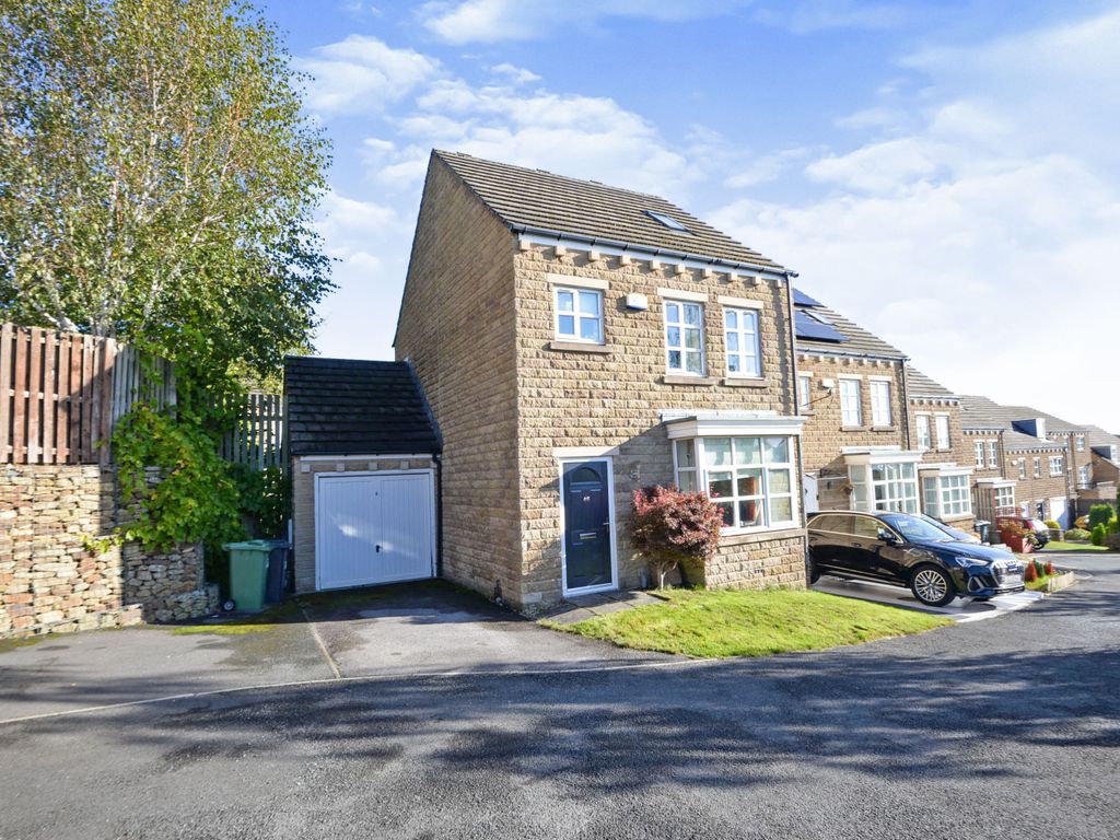 Long Hill Road, Huddersfield HD2  