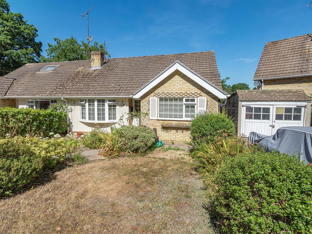 3 bed semidetached bungalow for sale in Greenwood Road Crowthorne, Berkshire RG45 Zoopla
