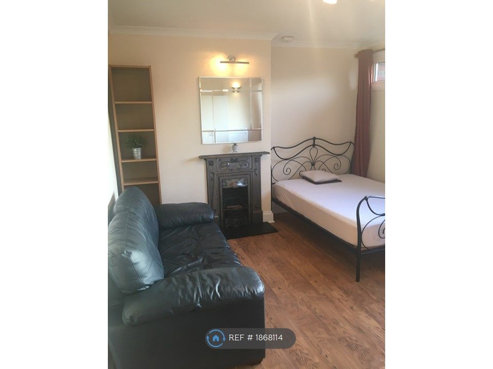 4 bed to rent in Caithness House, London N1, £3,587 pcm Zoopla