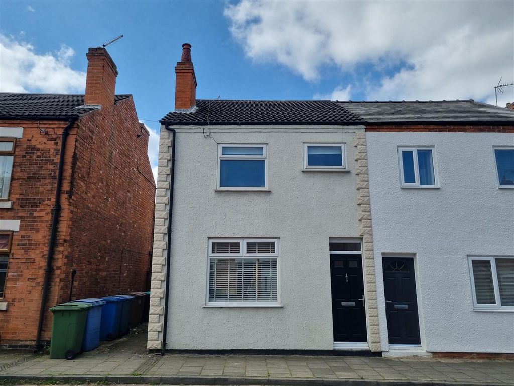 2 bed property to rent in Richmond Street, Mansfield, Notts NG18 Zoopla