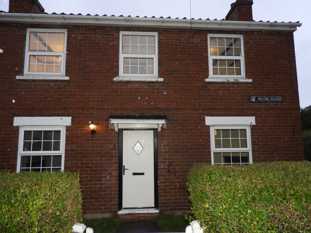 3 bed semidetached house to rent in St. Helens Square, Kirk Sandall