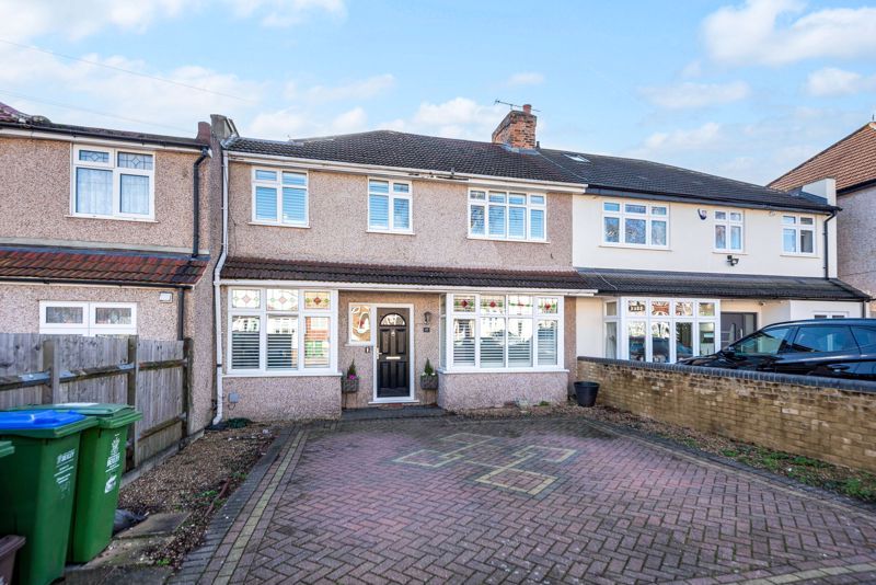 4 bed semidetached house for sale in Iris Avenue, Bexley DA5, £625,000
