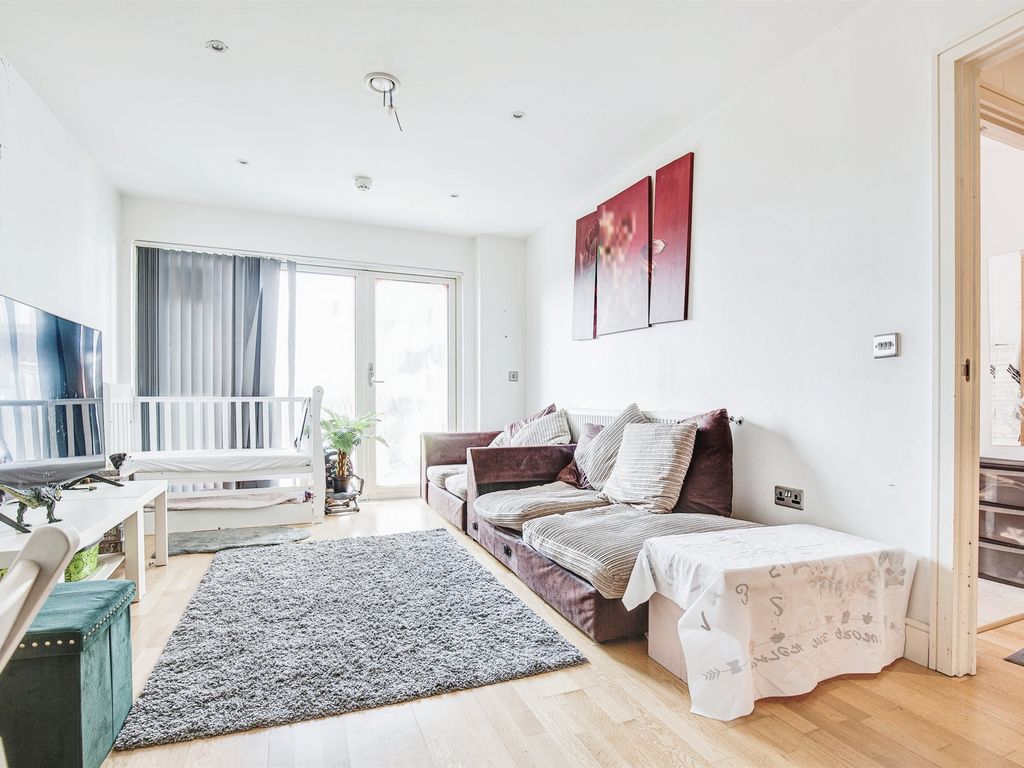 1 bed flat for sale in Pinner Road, North Harrow, Harrow HA1, £350,000