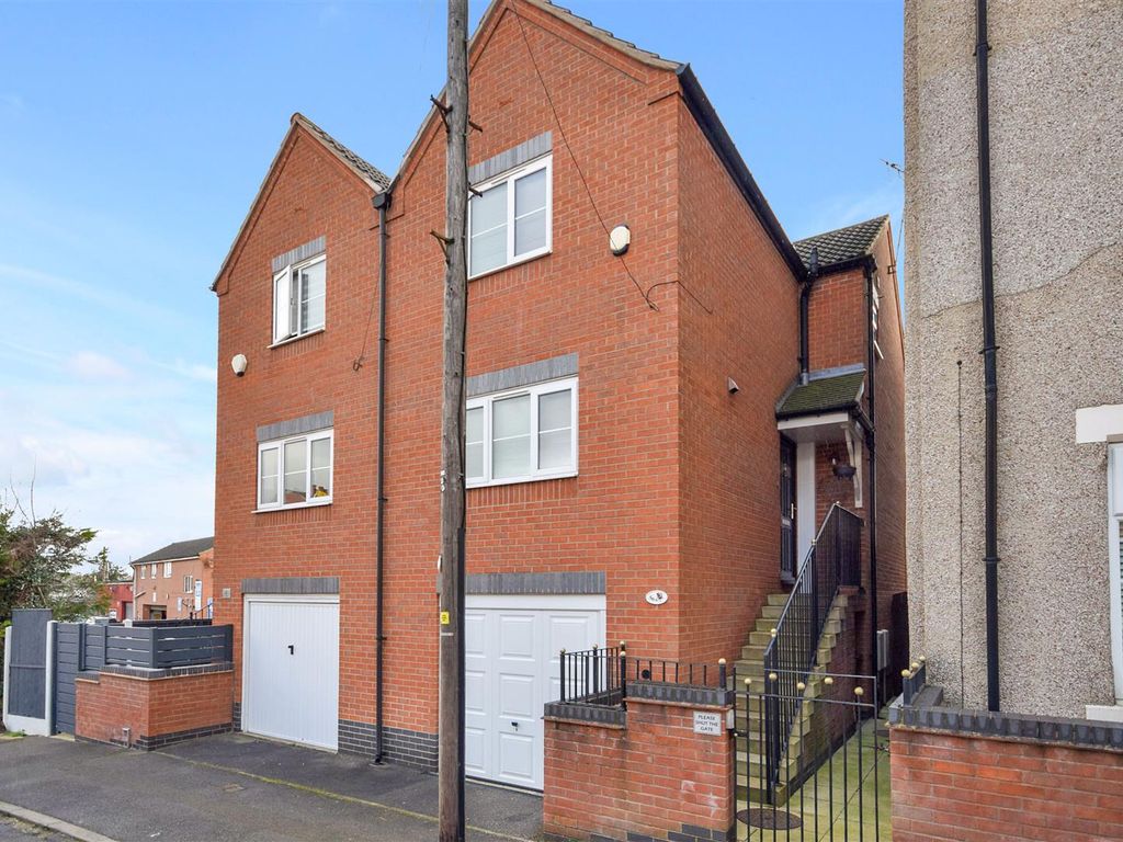 3 bed semidetached house for sale in Charles Street, Hucknall