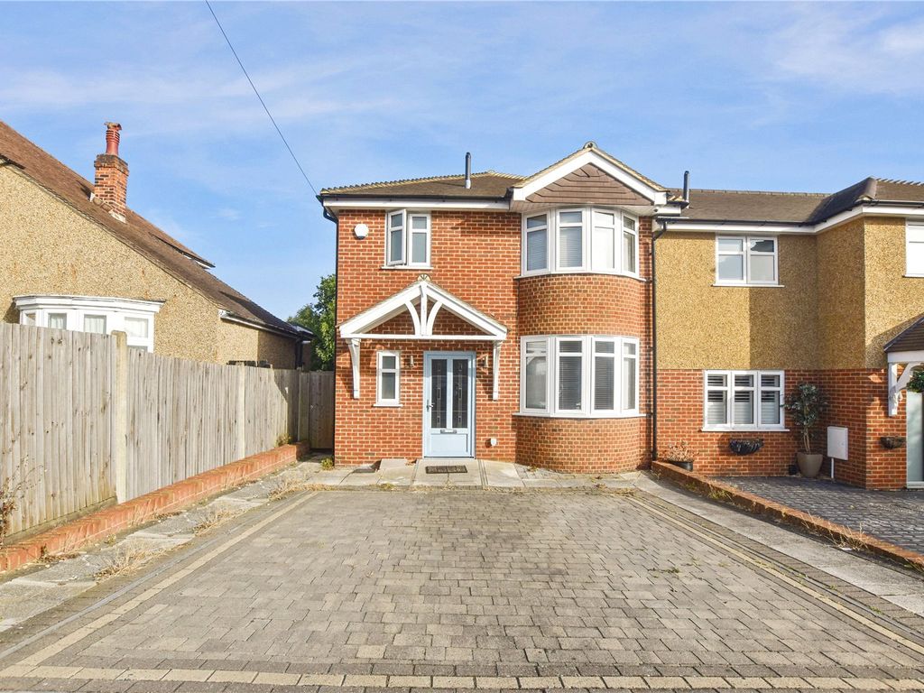 3 bed semidetached house for sale in Valentine Avenue, Bexley DA5, £