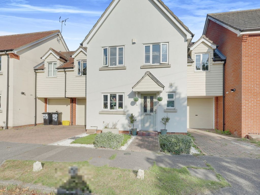 4 bed terraced house for sale in Bilton Road, Benfleet SS7, £450,000 Zoopla