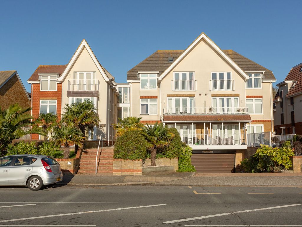 2 bed flat for sale in Dumpton Park Drive, Broadstairs CT10, £300,000