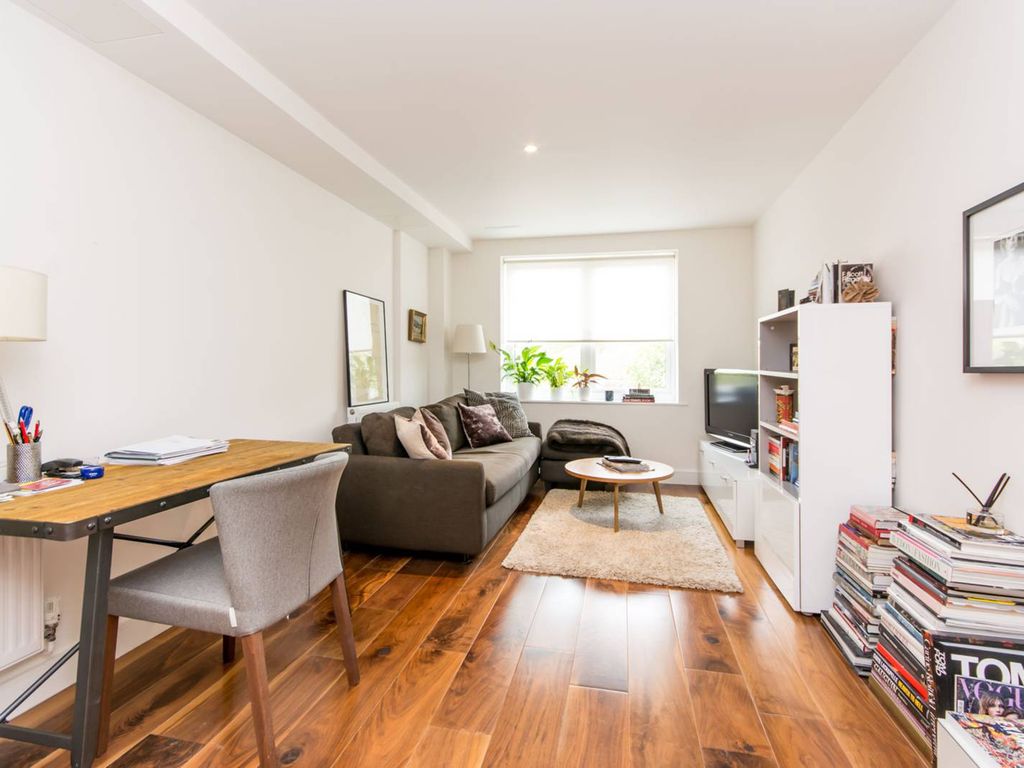 1 bed flat to rent in Malvern Road, Maida Hill, London NW6, £2,492 pcm