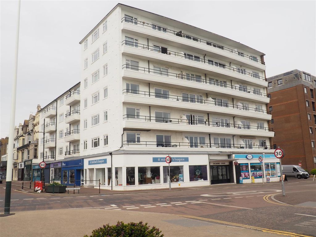 2 bed flat for sale in Dalmore Court, Marina, BexhillOnSea TN40 Zoopla