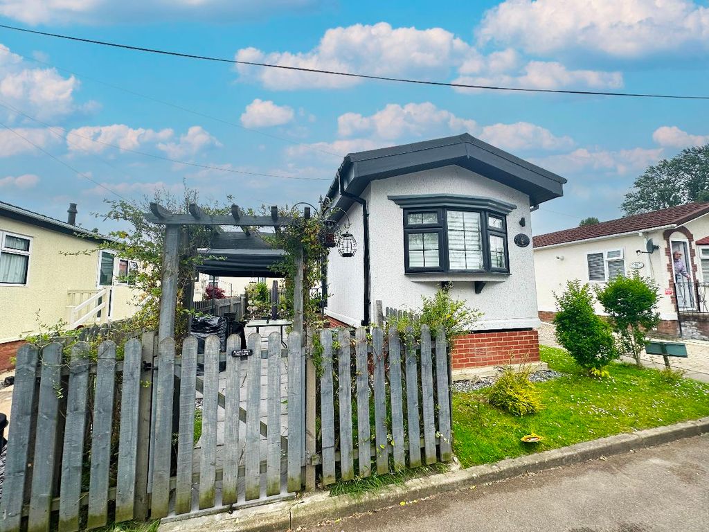 1 bed detached house for sale in Baxter Gardens, Cummings Hall Lane