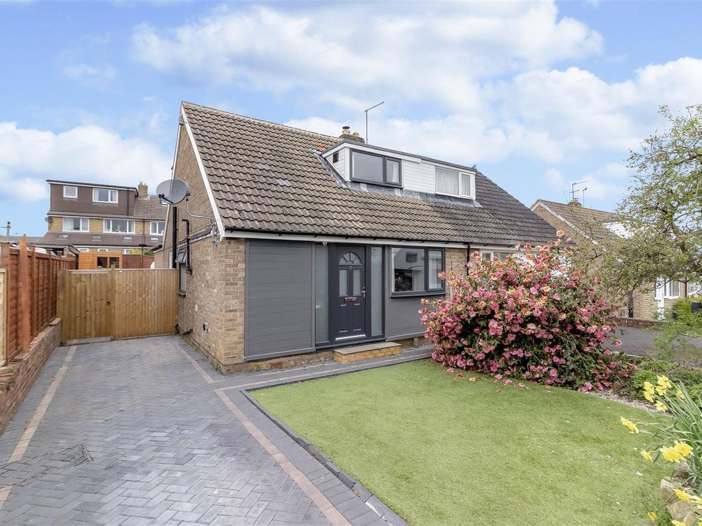 3-bed-semi-detached-house-for-sale-in-lomond-avenue-horsforth-leeds