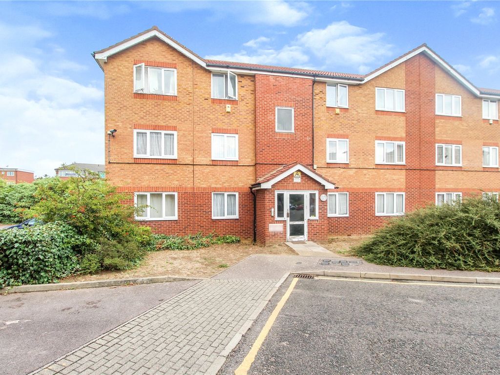 1 bed flat to rent in Carpenters Court, Lewis Way, Dagenham RM10 Zoopla