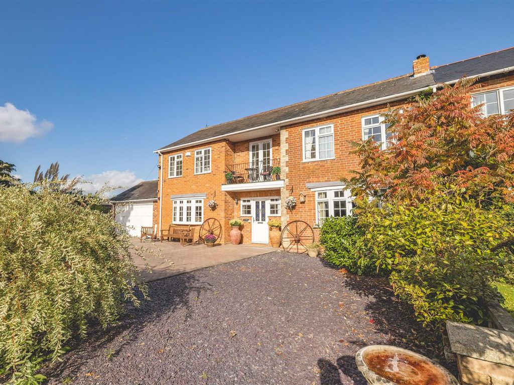 7 bed property for sale in Bracknell Road, Warfield, Bracknell RG42, £1,500,000 Zoopla